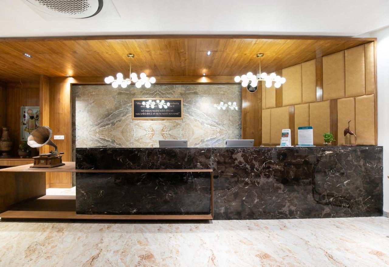 Palette - Hotel Welcome Kadi Exterior photo
